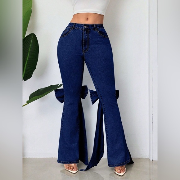 Bow-Accented Flare Leg Jeans - Picture 5 of 9